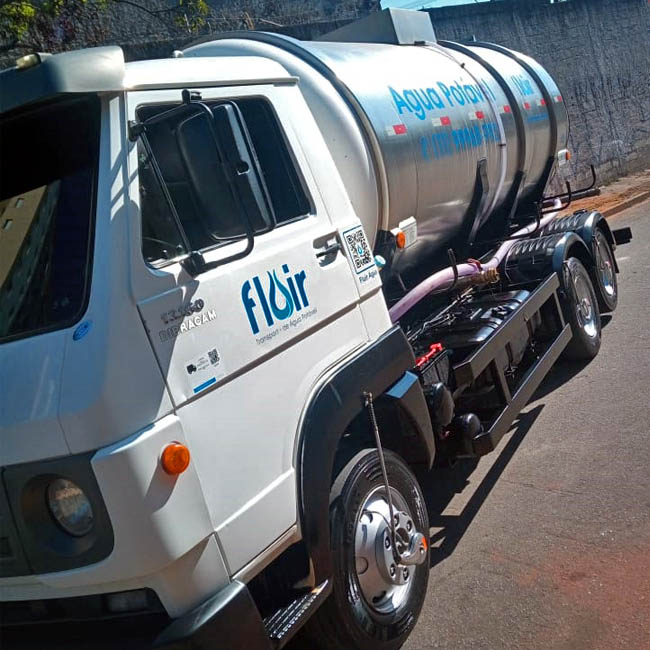 Caminhão de Água para Piscina no Centro | Zona Sul | Zona Norte | Zona Leste | Zona Oeste | Fluir Transporte de Água Potável